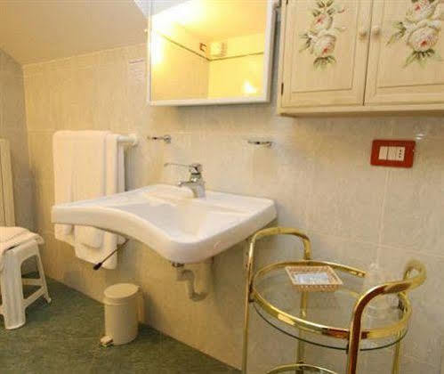 Albergo Corte Antica Villafranca di Verona Esterno foto