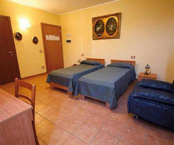 Albergo Corte Antica Villafranca di Verona Esterno foto